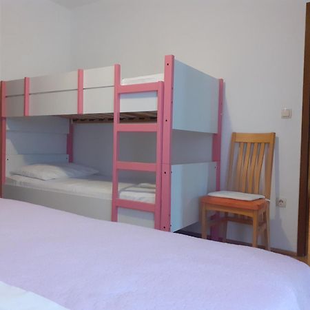 Apartmani Mouse Omis Ruang foto